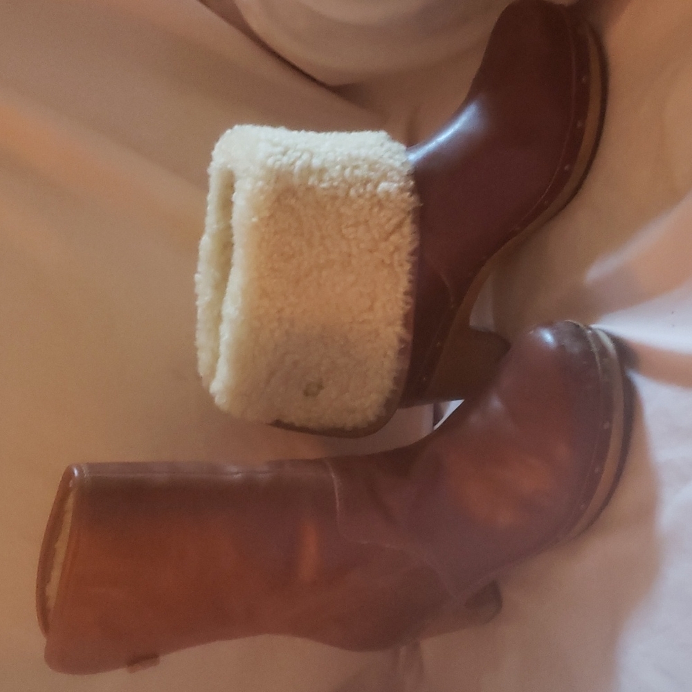 Mid calf fir lined boots